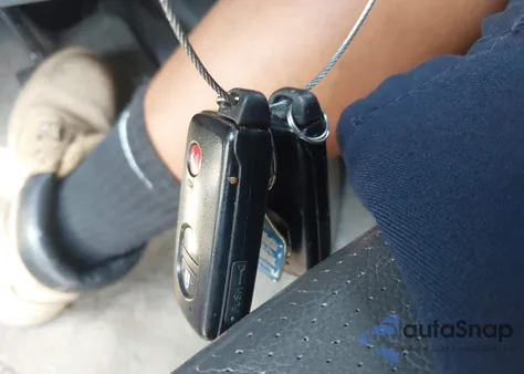 2010 Toyota Prius из США, поврежденный, VIN JTDKN3DU2A0008739